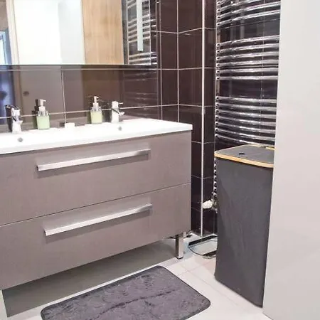 Perfect Modern High Floor With View Paris